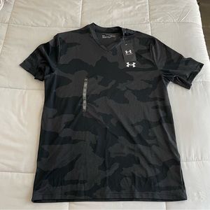 NWT Mens Under Armor Tshirt